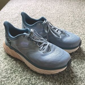 Hoka ONE ONE Arahi 5 Sneakers